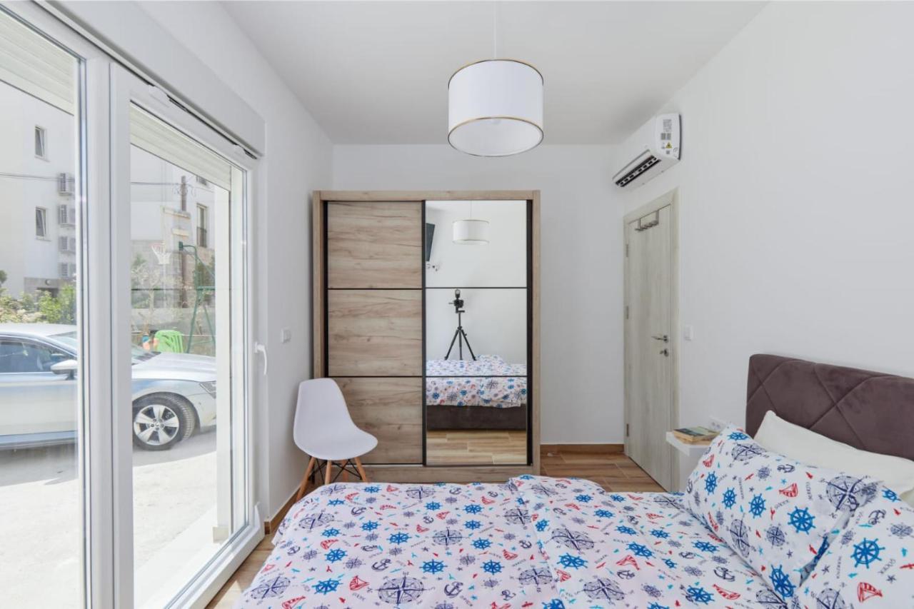 Petrovic Apartmani Tivat Exterior photo